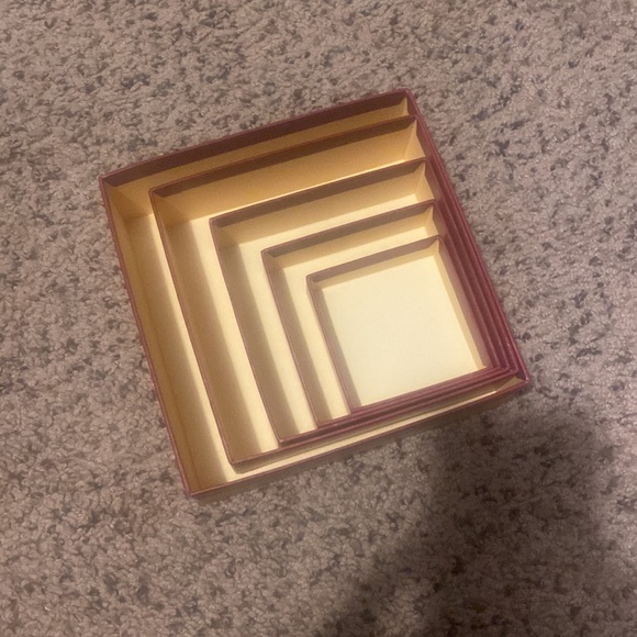 Thomas Kinkade Victorian Christmas stackable boxxes - Picture 4 of 6